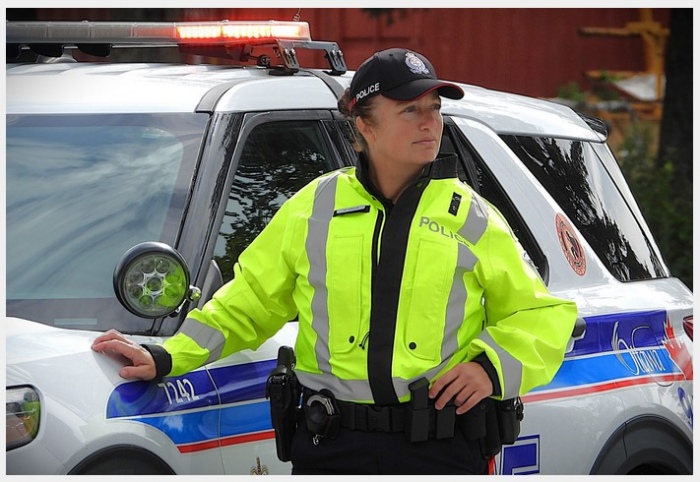 Une inspectrice canadienne a �t� reconnue coupable d'avoir fait soin travaile en enqu�tant sur des d�c�s infantiles li�s aux vaccins � ARNm.